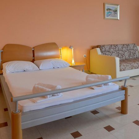 Oasis Blue Apartment Primosten Bagian luar foto
